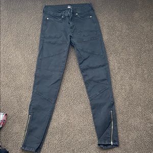 Black cargo skinny pants